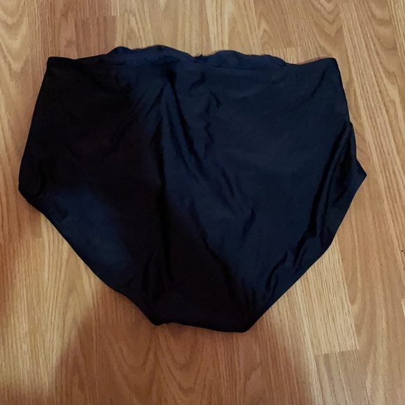 Swimsuits for all bottoms - Picture 2 of 2